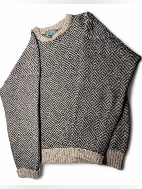 Agenda wool Diamond-Pattern Crewneck Sweater in Gray and Cream